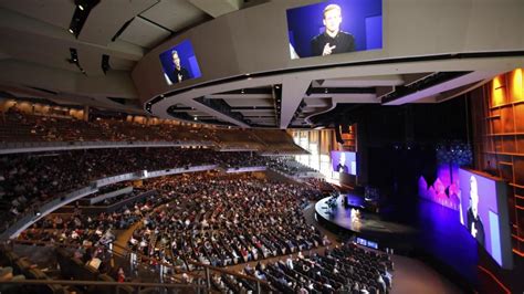 joel osteen s lakewood church confirms plumber found thousands in cash envelopes in toilet wall