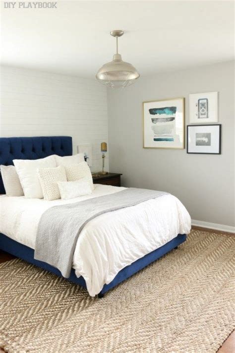A navy headboard + neutral rug for the win | Bedrooms | Navy headboard