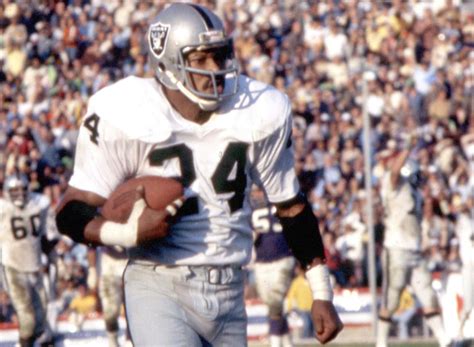 Raiders Cornerback Old Man Willie Brown His Big Moment In Super Bowl