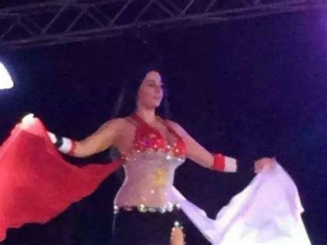 Update Famous Belly Dancer Interrogated Over Insulting Egyptian Flag Egypt Independent