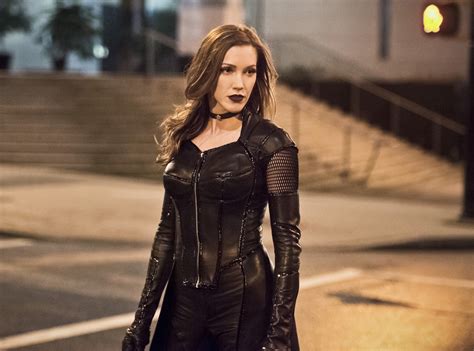 Katie Cassidy Rejoins Arrow But This Time Shes Not Black Canary E News