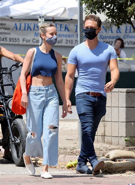 Brie Larson Mask Brie Larson Wears A Top On Her Naked Body Photos Showtainment