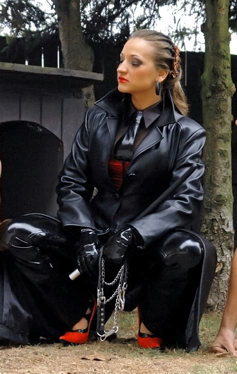 Pin Von Vera Pollard Auf Leather Lederhandschuhe Damen Leder Outfits Lederbekleidung