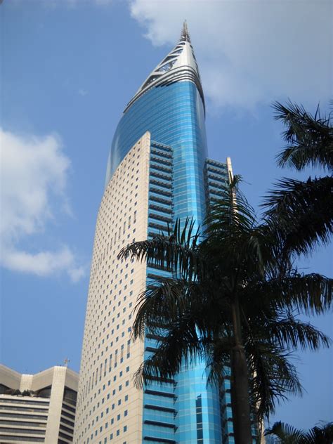 1182 km od tej budowli. List of tallest structures in Indonesia - Wikipedia