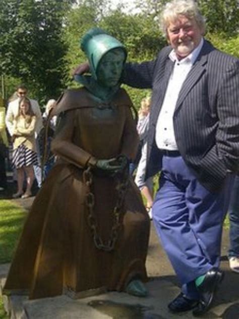 Statue Of Pendle Witch Alice Nutter Unveiled Bbc News