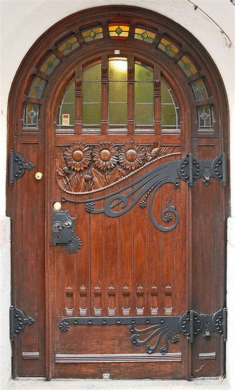 Very Artistic Vintage Doors | My Decorative