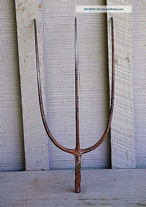Antique Primitive Steel 3 Tine Hay Pitch Fork Head Farm Tool Country