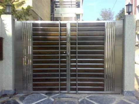 Silver Stainless Steel Hinged Style Open Modern Main Gate For