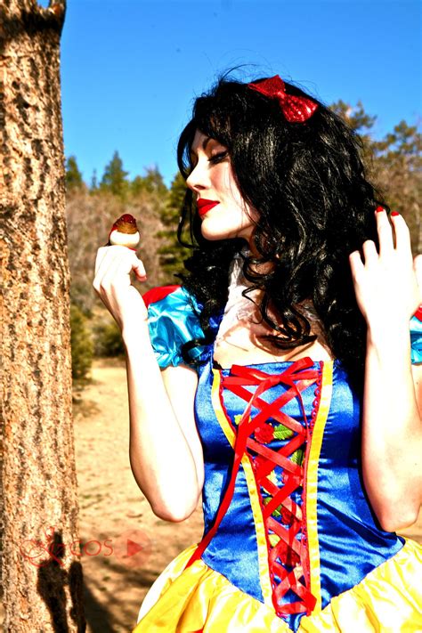 Grimm Fairy Tales Snow White