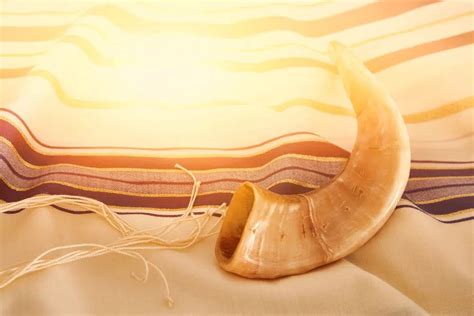 4 Things to Be Thinking About When the Shofar Blows - Between Carpools