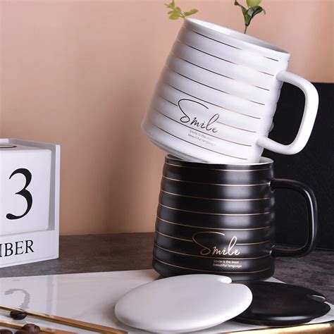 Nordic Simple Ceramic Cup Light Luxury Coffee Mug With Lid Scoop 420ml