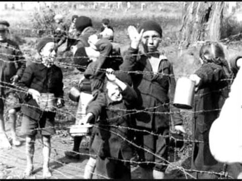 Over nine hours long and 11 years in the making, the film presents lanzmann's interviews with survivors. SERGIO GRAZIOLI - "TRÍPTICO ISRAELÍ" - 2 - "SHOÁ ...