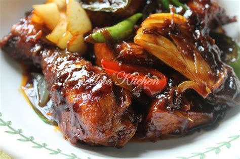 Berikut ini kami sajikan resepnya. Ayam Masak Kicap Pedas Sedap Versi Kakak Neelofa - Azie ...