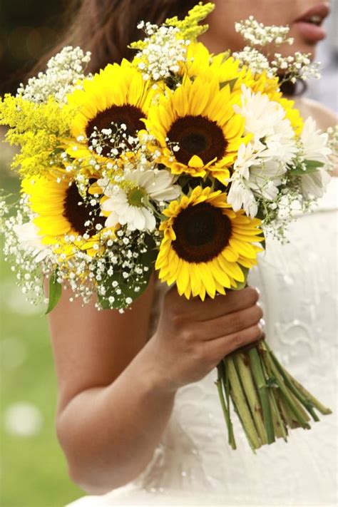 Beautiful bouquet of flowers and sunflowers. 21 Perfect Sunflower Wedding Bouquet Ideas for Summer Wedding