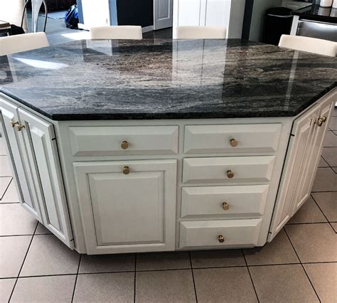 Stop by our showroom that offers the finest stock and custom cabinetry, granite and quartz countertops, and more to customers in fairfield, nj and. Fairfield, CT Kitchen Refinishing | Classic Refinishers