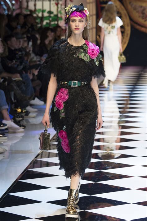 Dolce Gabbana Fall 2016 Ready To Wear Fashion Show Vogue Fashion