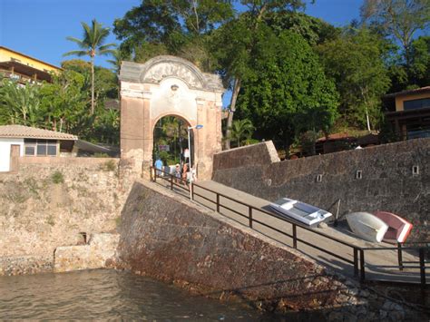 O município ocupa uma superfície de 17158 km² e tem pela lei municipal nº 4, de 12/02/1892, são criados os distritos de pinhal, rio cupari e uruçagui e anexados ao município de aveiro. História - Morro de São Paulo