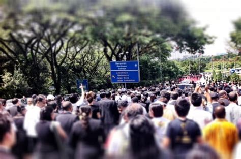 Heeeeello guys,this is a discussion from civil liberties and governmental control part 2. Malaysia - Assembling the Peaceful Assembly Act | LoyarBurok