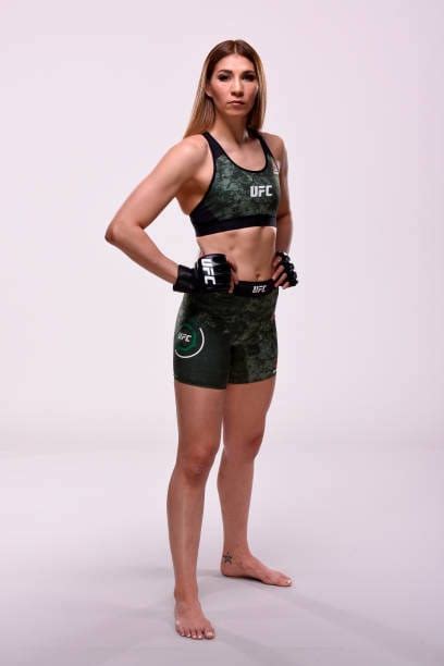 Irene aldana is a mexican mixed martial artist who currently performs in the bantamweight division of ufc. Irene Aldana