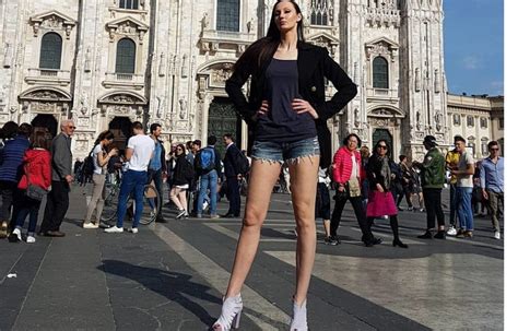 Meet Ekaterina Lisina The Woman With The Longest Legs In The World Trending News Buzz