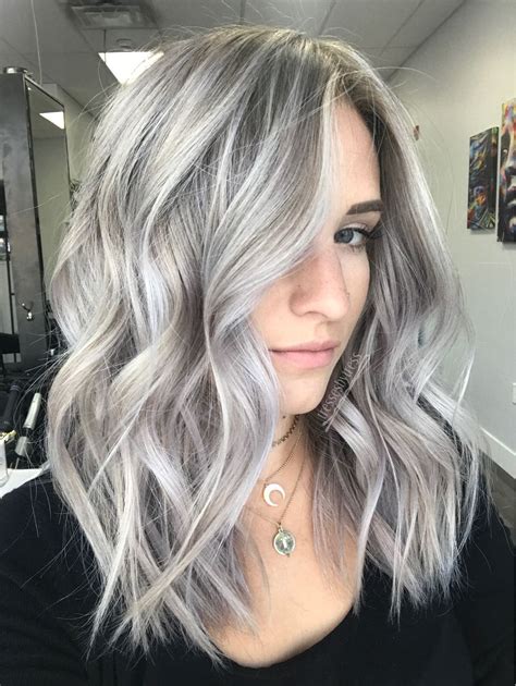 Best Hairstyle For Waves Silver Blonde Hair Platinum Blonde Hair