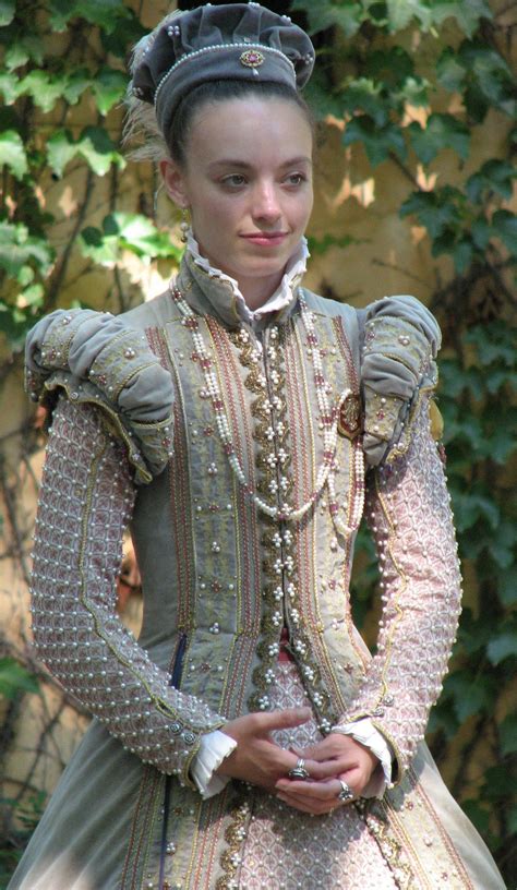 Tudor Costume Elizabethan Fashion Renaissance Fashion Elizabethan Costume