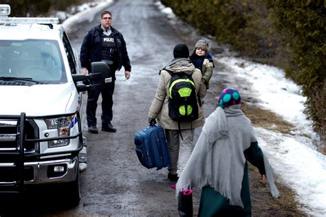 Fleeing Us For Asylum And Handcuffed In Canada The New York Times