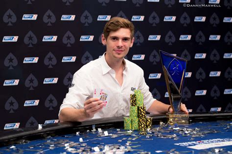 Private life & hobbies, live and online poker career & winnings, business stories & scandals. What is Fedor Holz net worth? | Updated April, 2020