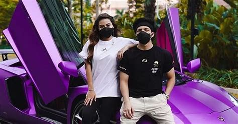 Aurel berdalih, kalau orang tua atta halilinta masih berada di malaysia dan terimbas lockdown. Alasan Orang Tua Tak Hadiri Pernikahan Atta Halilintar dan ...