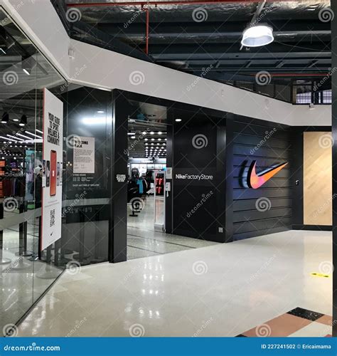 Nike Factory Store At Dress Smart Outlet Shopping Mall Auckland New