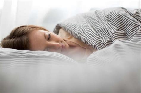 Sleeping Position That Benefits Your Digestive Health The Most According To Expert