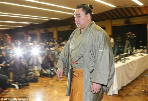 Sumo Star Harumafuji Retires After Assault Allegations Daily Mail Online