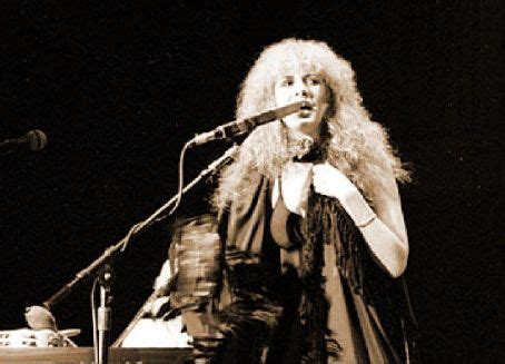 After joining the band, buckingham insisted that stevie nicks should join the band as well. Stevie Nicks | Stevie Nicks Picture #30339129 - 454 x 327 ...