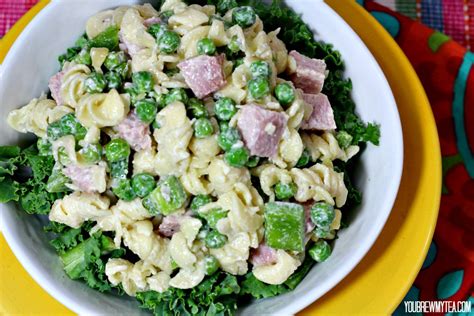 Cook the onion until it begins to soften and then stir in the ham and garlic for about 1 minute. Healthy Creamy Pasta Salad with Ham & Peas