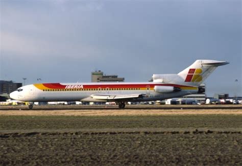 Cuatro futbolistas mueren tras el accidente. LOS GRANDES ACCIDENTES AEREOS EN EL MUNDO.: ¿HAY ALGUIEN VIVO?: EL DESASTRE DEL VUELO 610 DE IBERIA.