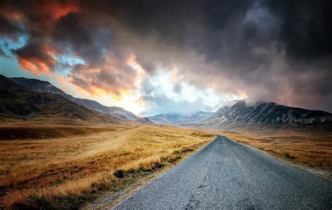 Lonely Road Wallpapers Top Free Lonely Road Backgrounds Wallpaperaccess