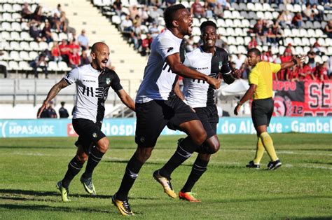 Sporting clube farense, simply known as farense, is a portuguese professional football club based in faro in the district of faro, who play in the ligapro after promotion. Farense vence dérbi algarvio frente ao Olhanense | Sul ...