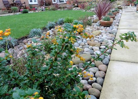 Ultimate Guide To Garden Cobbles And Pebbles Decorative Aggregates