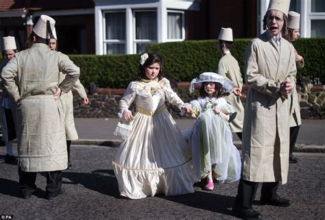 Purim Celebrations See Jewish Children Around The World Don Costumes