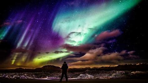 Aurora Borealis Lighting Up The Sky In Iceland Hello Travel Buzz