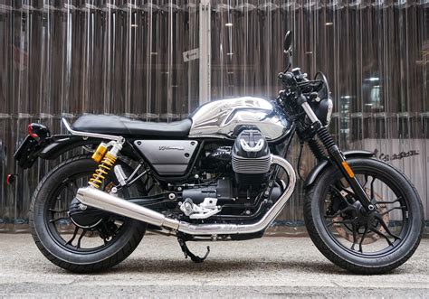 Dart classic flyscreen was an excellent addition. MOTO GUZZI V7 III CARBON SHINE カスタム | ベスパ / モト・グッツィ 東京青葉台 ...