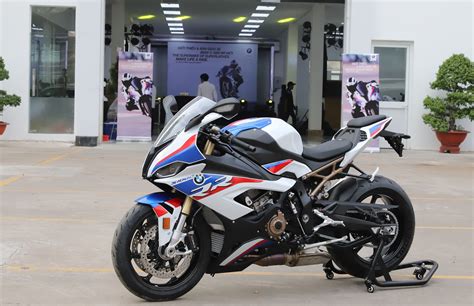 In a bid to keep weight low, it uses the engine as a stressed unit to eliminate some of the. "Siêu cá mập" BMW S1000RR 2020 chính thức ra mắt tại Việt Nam