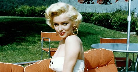 How To Get Marilyn Monroes Bombshell Summer Style Vogue