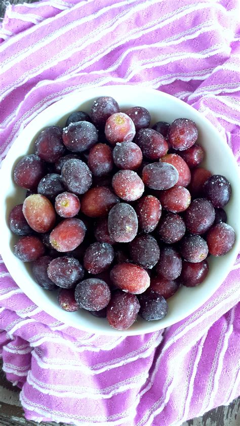How many carbohydrates in red grapes? The Perfect Snack: Frozen Grapes - Zen & Spice