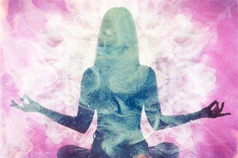 Equilibrio De La Práctica Espiritual Armonía Meditando Silueta De Mujer