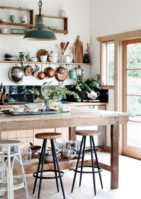 Jaune, élément terre on l'associe à l'amour maternel, mais on recommande son utilisation dans la cuisine et la salle à manger, ainsi qu'au sol (le jaune aide à. Trouver la meilleure cuisine feng shui dans la galerie: