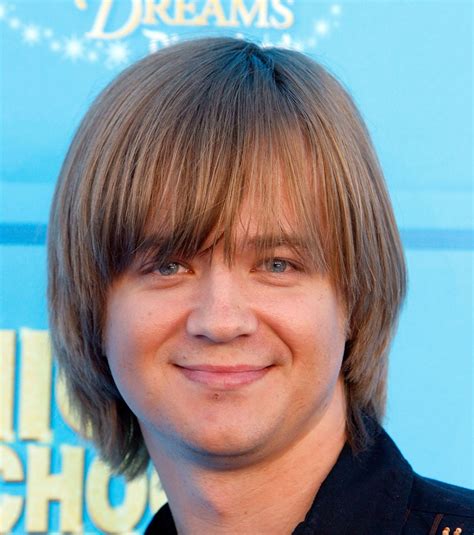 Da fragt man sich, was aus den darstellern von „hannah montana rund um miley cyrus wurde. QUIZ: Can You Guess The Age Of These Celebs? - Business ...