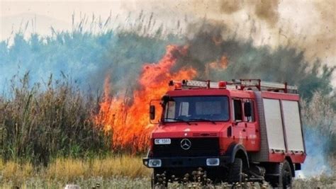 Μήνυμα του 112 σε κατοίκους στο χωριό ρυτό να εκκενώσουν άμεσα μάχη με τις φλόγες δίνουν οι πυροσβεστικές δυνάμεις. Φωτιά τώρα στον Διόνυσο - Υπό έλεγχο η φωτιά στον Μαραθώνα ...