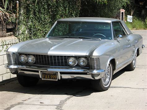 Automatic emergency braking, lane keep assist with lane departure warning, forward collision alert, front pedestrian braking, following distance indicator and intellibeam. Buick Riviera - Wikipedia