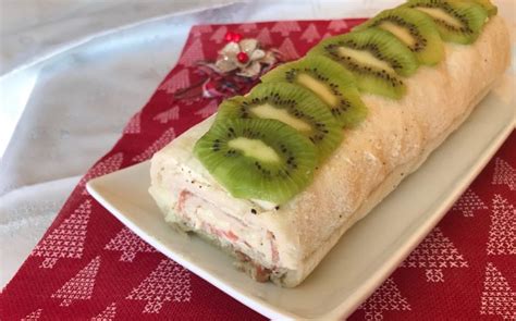 La ricetta di un antipasto di natale veloce e sfizioso: Rotolo salato di salmone e kiwi - Pasticcera Pasticciata